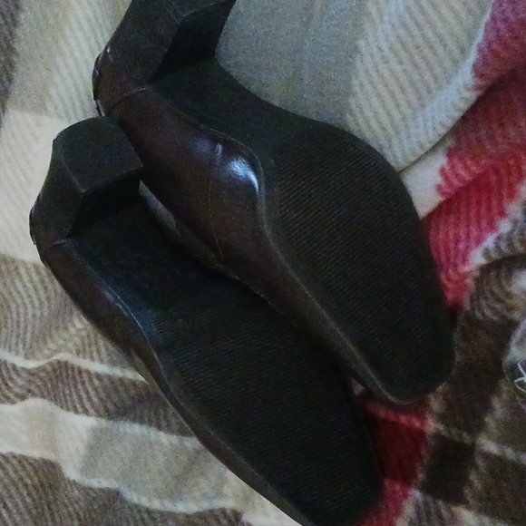 Shoes - Picture 2 of 3